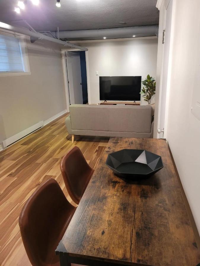 Cozy In Ahuntsic With Free Parking And Near Metro Station Montreal