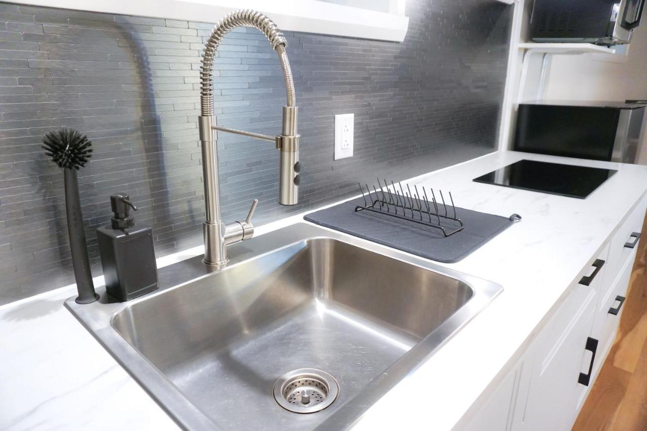 Apartment Cozy In Ahuntsic With Free Parking And Near Metro Station *