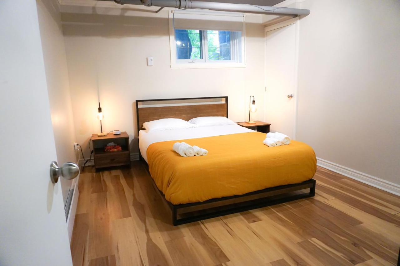 Apartment Cozy In Ahuntsic With Free Parking And Near Metro Station Montreal