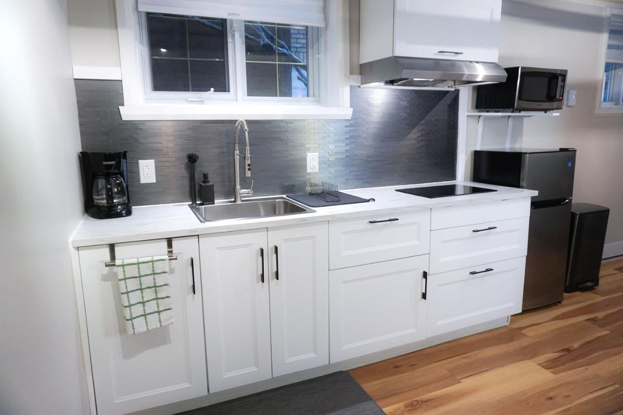 Cozy In Ahuntsic With Free Parking And Near Metro Station Apartment *